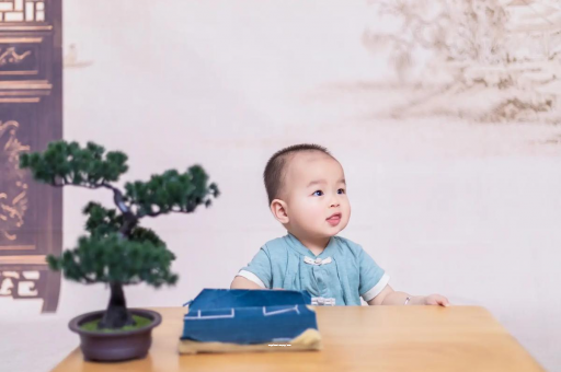 呼伦贝尔宝宝总是抠鼻子